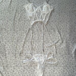 SHEIN White Lace Bra Set